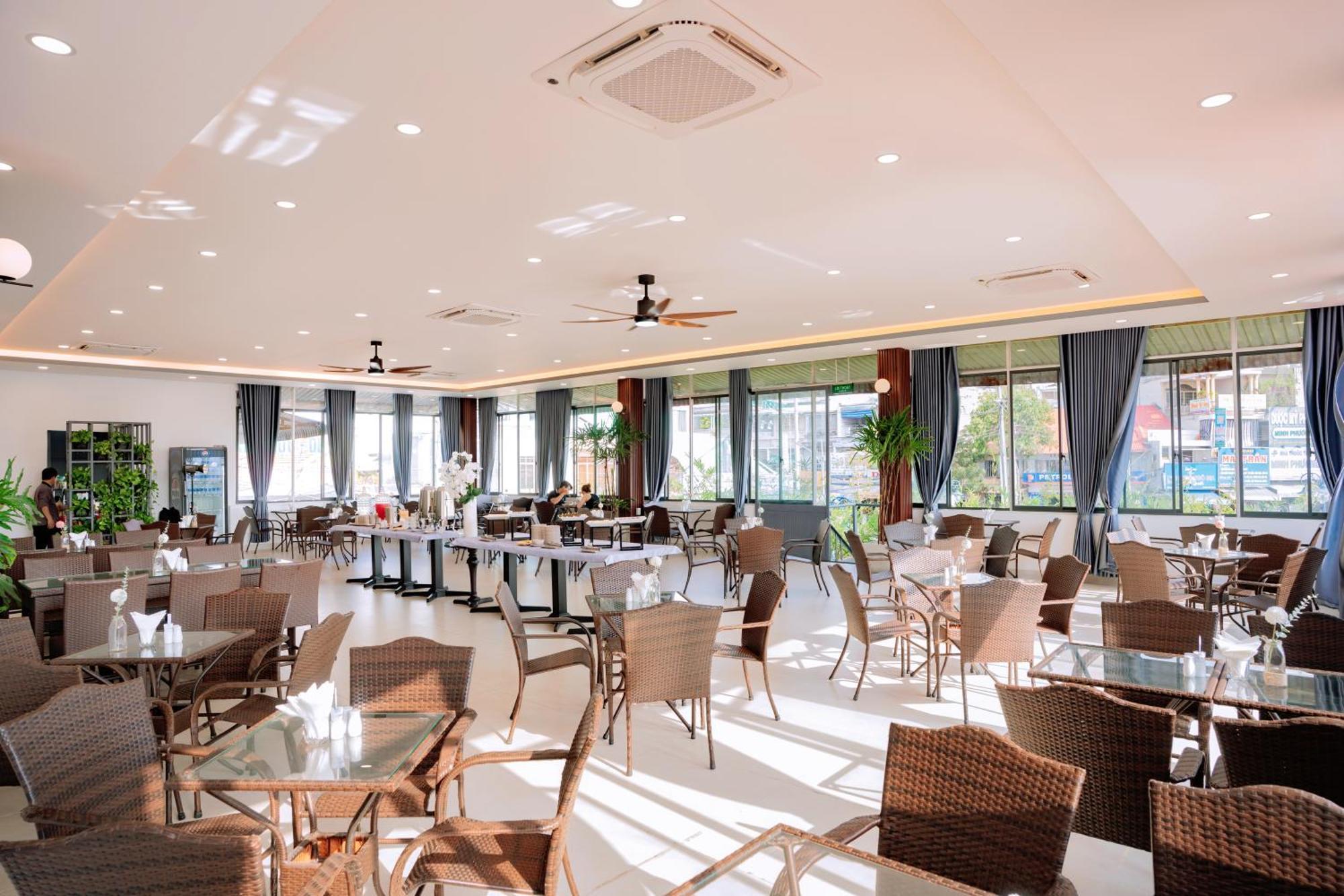 Song Tien Hotel Mỹ Tho Zewnętrze zdjęcie